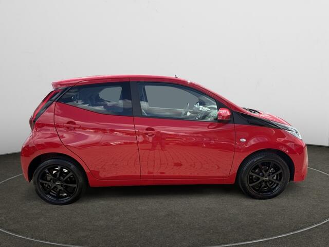Toyota AYGO 1.0 VVT-i x-play automaat