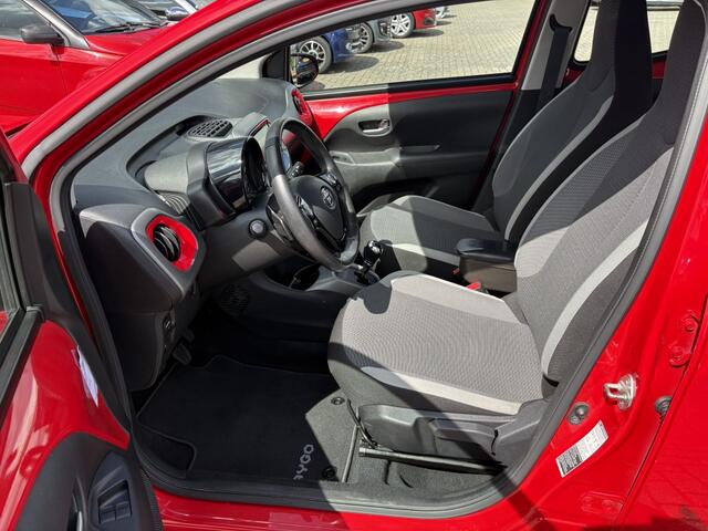 Toyota AYGO 1.0 VVT-i x-play automaat