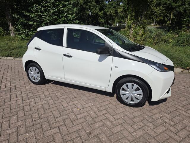 Toyota AYGO 1.0 VVT-i x-fun