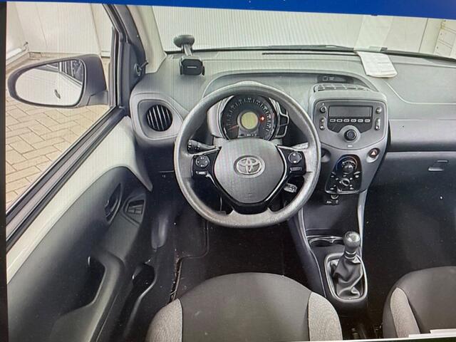 Toyota AYGO 1.0 VVT-i x-fun