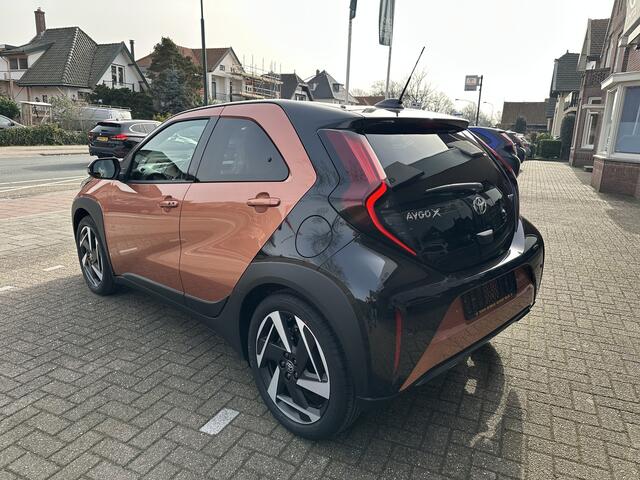 Toyota AYGO X Hybrid 115 envy