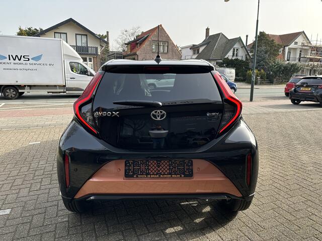 Toyota AYGO X Hybrid 115 envy