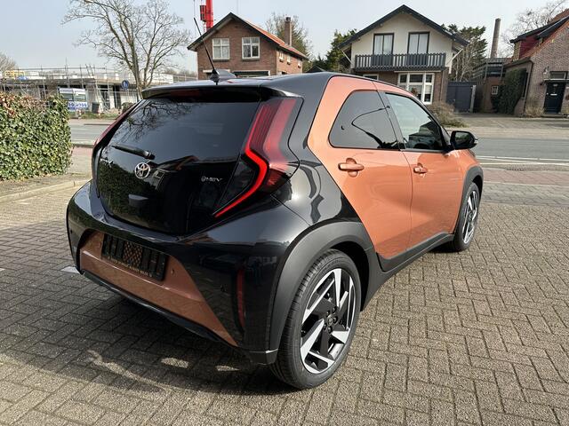 Toyota AYGO X Hybrid 115 envy