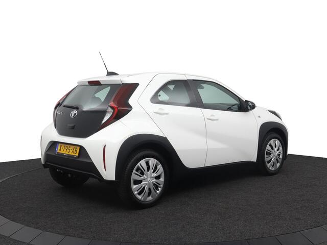 Toyota AYGO X 1.0 VVT-i S-CVT Play | Automaat | LAGE KM-STAND | Parkeer camera | Apple Carplay & Andriod Auto |