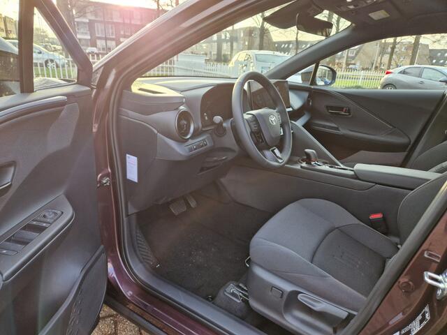Toyota C-HR 1.8 Hybrid 140 First Edition Dodenhoekdetectie, Navigatie, Parkeersensoren V + A , All-in Rijklaarprijs