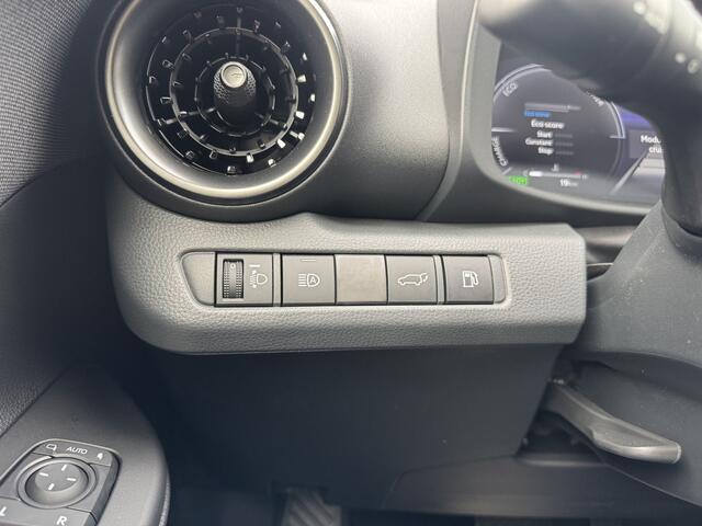 Toyota C-HR 1.8 Hybrid 140 First Edition Dodenhoekdetectie, Navigatie, Parkeersensoren V + A , All-in Rijklaarprijs