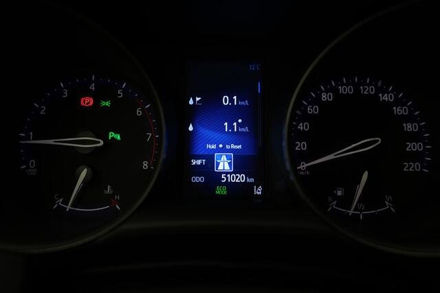 Toyota C-HR 1.2 Turbo 116 PK Executive | Parkeersensoren | LM velgen | Climate Control | Navigatie | Camera | Stoelverwarming |
