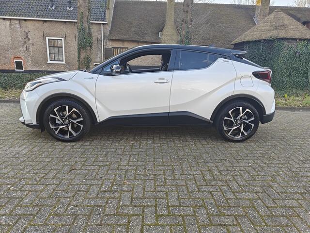 Toyota C-HR 2.0 Hybrid Bi-Tone