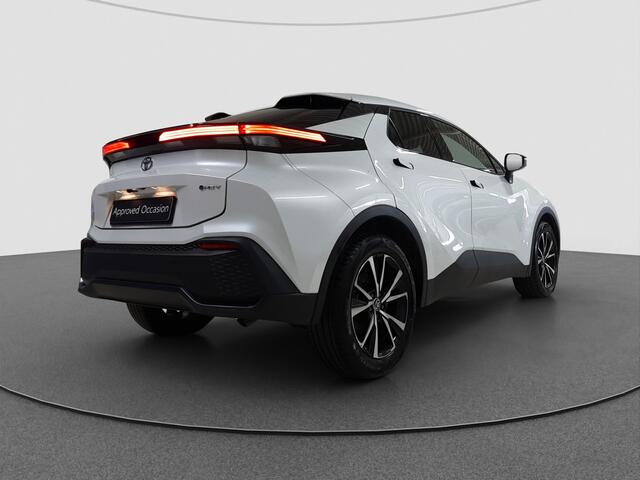 Toyota C-HR 1.8 Hybrid 140 First Edition | Apple CarPlay | Camera | Verwarmd Stuur |
