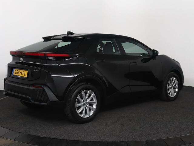 Toyota C-HR 1.8 Hybrid 140 Active | Apple carplay & Android auto | Parkeer camera | Cruise control |