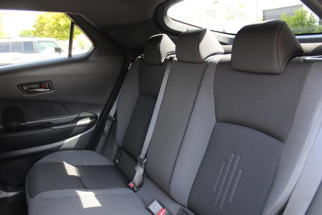 Toyota C-HR 1.8 Hybrid 140 First Edition Limited | Rijklaar | Stoel-/stuurverw. | Blind Spot | Apple/Android | LED | El. achterklep | Keyless