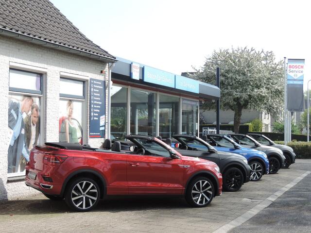Toyota C-HR 1.8 Hybrid Team D - ACC | Camera | Carplay | PDC v+a | Stoel/stuurverw. | Dodehoek