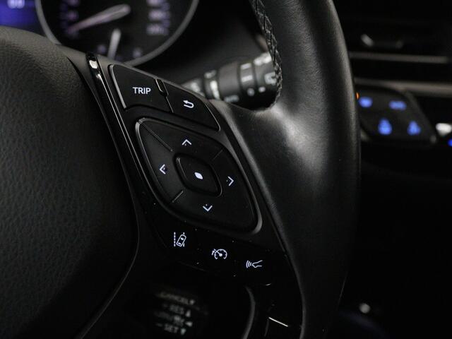 Toyota C-HR 1.8 Hybrid Executive | Trekhaak | Navigatie |
