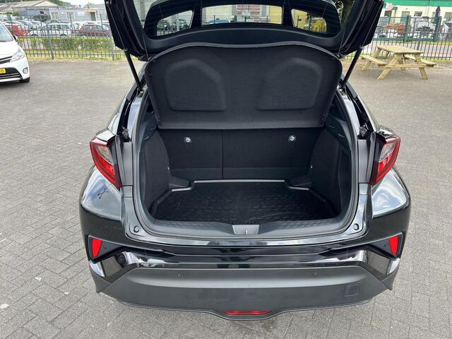 Toyota C-HR 1.8 Hybrid Style | Navigatie | Apple CarPlay/Android auto | Achteruitrijcamera | Verwarmd stuurwiel