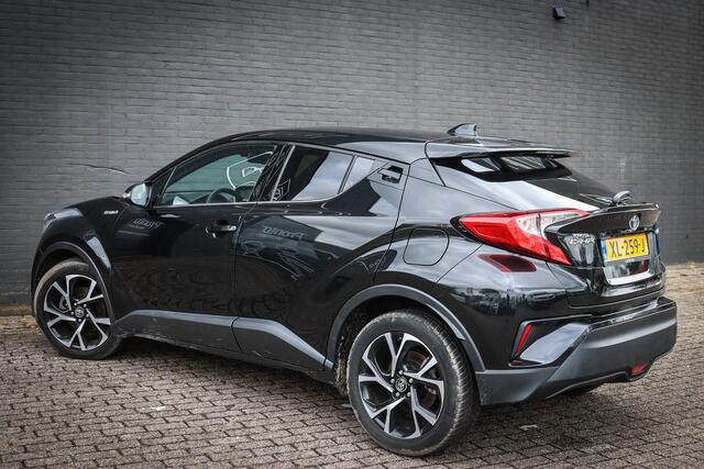 Toyota C-HR 1.8 Hybrid Dynamic Nieuw binnen, wordt nog showroom klaar gemaakt