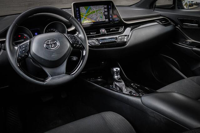 Toyota C-HR 1.8 Hybrid Dynamic Nieuw binnen, wordt nog showroom klaar gemaakt