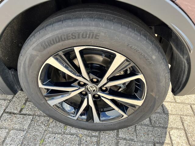 Toyota C-HR 1.8 Hybrid 140 First Edition Limited Stoel Stuur Verwarming Parkeersensoren Navi Carplay