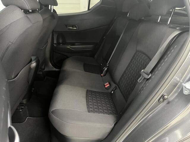 Toyota C-HR 2.0 Hybrid Business Plus / Achteruitrijcamera / Stoel- & Stuurverwarming / Cruise Control / Parkeersensoren Voor & Achter / Dodehoekdetectie