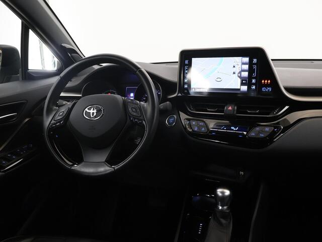 Toyota C-HR 1.8 Hybrid Black Edition | Lederen Bekleding | JBL Audio | Dodehoekdetectie | Navigatie | Stoelverwarming |