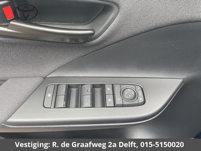 Toyota C-HR 2.0 Plug-in Hybrid 220 Dynamic | Stoel en stuur verwarming | Parkeersensoren voor en achter | Apple Carplay & AndriodAUTO | Naviagtie