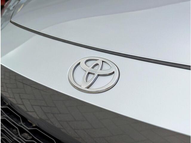 Toyota C-HR 2.0 Plug-in Hybrid 220 Dynamic Plus | NIEUW | PDC V+A | BSM | ACC | Stoel- stuurverwarming | Elek. achterklep | Camera