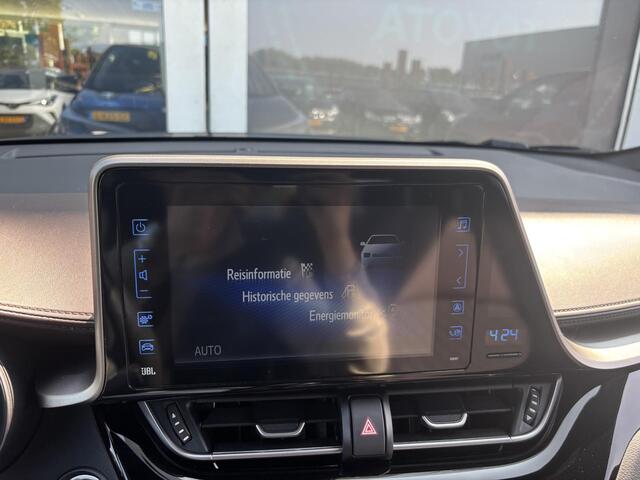 Toyota C-HR 1.8 Hybrid Executive Premium Pack , Trekhaak, Stoel en stuurverwarming, JBL, Treeplanken, Nederlandse auto