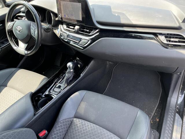 Toyota C-HR 2.0 Hybrid Style | Carplay | Inparkeerhulp | Navigatie | Stoel + stuurverwarming |