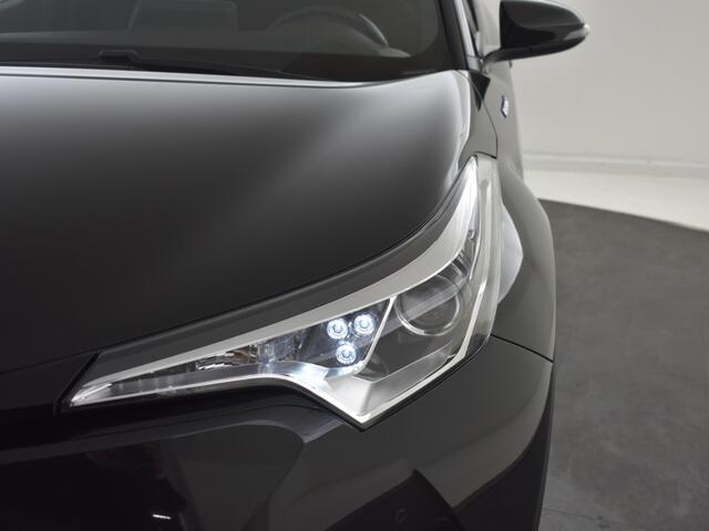 Toyota C-HR 1.8 Hybrid Executive | All Seasons | Navigatie | Parkeersensoren