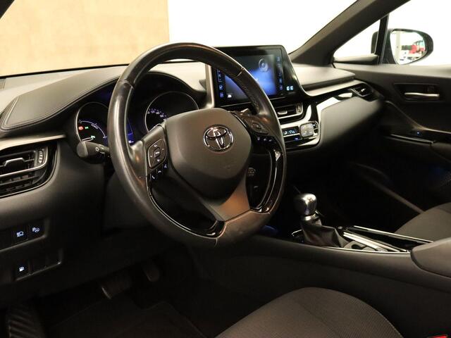 Toyota C-HR 1.8 Hybrid Executive - NAVIGATIE - PARKEERSENSOREN VOOR EN ACHTER - ACHTERUITRIJ CAMERA - DODEHOEK DETECTIE - KEYLESS ENTRY & START - STOELVERWARMING