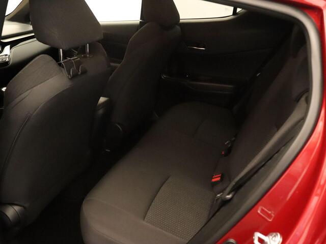 Toyota C-HR 1.8 Hybrid Executive - NAVIGATIE - PARKEERSENSOREN VOOR EN ACHTER - ACHTERUITRIJ CAMERA - DODEHOEK DETECTIE - KEYLESS ENTRY & START - STOELVERWARMING