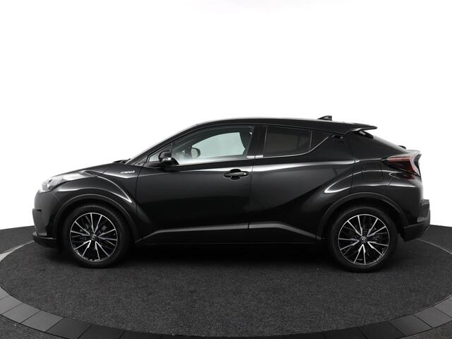 Toyota C-HR 1.8 Hybrid Style | Trekhaak | Stoel/Stuurverwarming | Parkeersensoren | Navigatie | 4Seizoenenbanden |