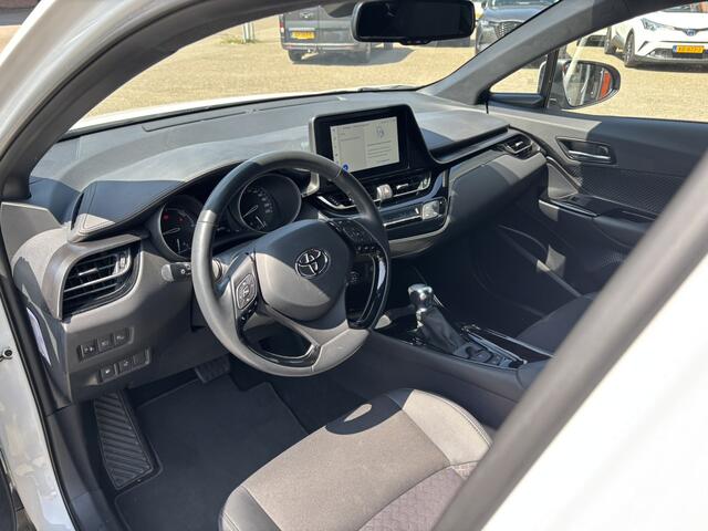 Toyota C-HR 2.0 Hybrid Dynamic / Navi / Applecarplay / Android Auto / Parelmoer / Camera /