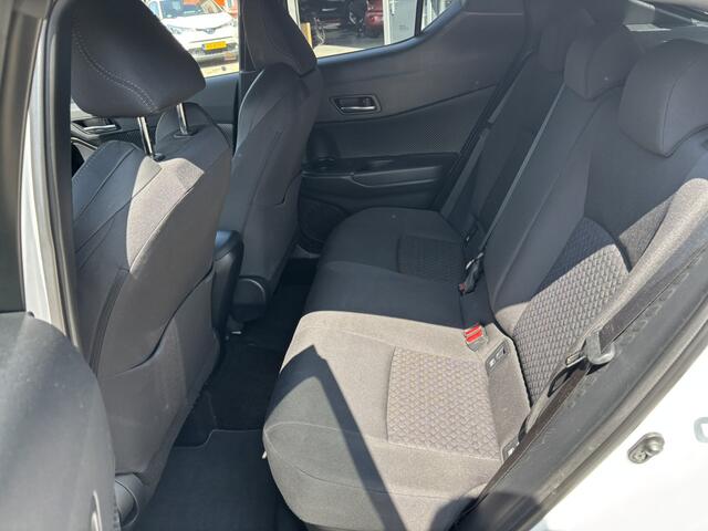 Toyota C-HR 2.0 Hybrid Dynamic / Navi / Applecarplay / Android Auto / Parelmoer / Camera /