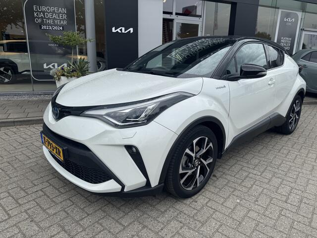 Toyota C-HR 1.8 Hybrid Bi-Tone NAVI via Apple Carplay / Android Auto, Camera, Climate