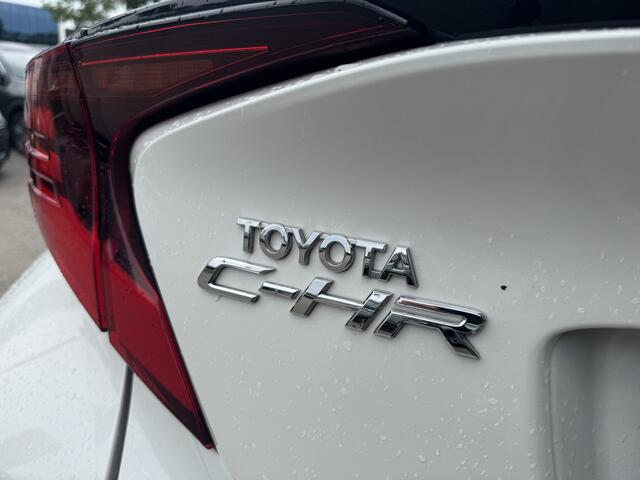 Toyota C-HR 1.8 Hybrid Bi-Tone NAVI via Apple Carplay / Android Auto, Camera, Climate