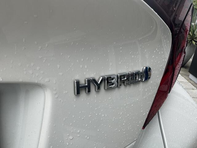 Toyota C-HR 1.8 Hybrid Bi-Tone NAVI via Apple Carplay / Android Auto, Camera, Climate