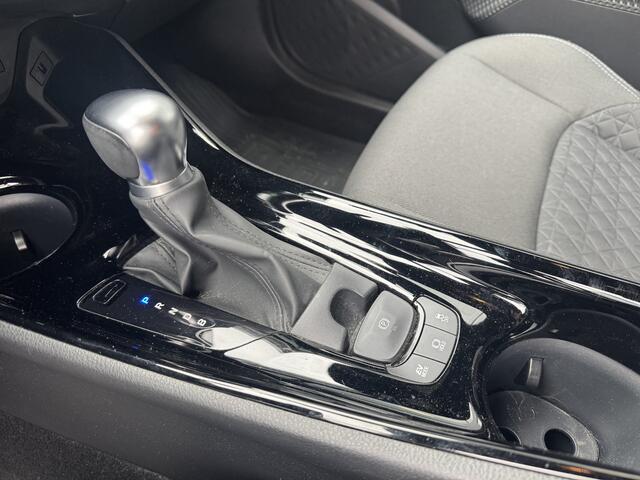 Toyota C-HR 1.8 Hybrid Bi-Tone NAVI via Apple Carplay / Android Auto, Camera, Climate