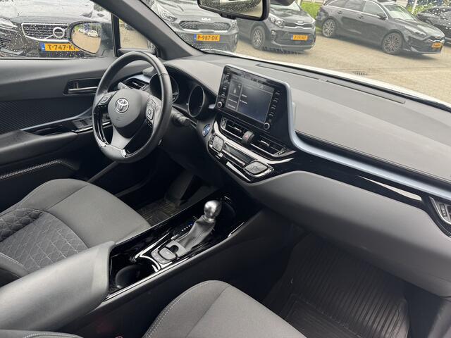 Toyota C-HR 1.8 Hybrid Bi-Tone NAVI via Apple Carplay / Android Auto, Camera, Climate