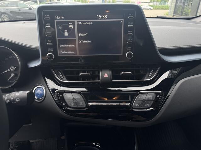 Toyota C-HR 1.8 Hybrid Bi-Tone NAVI via Apple Carplay / Android Auto, Camera, Climate