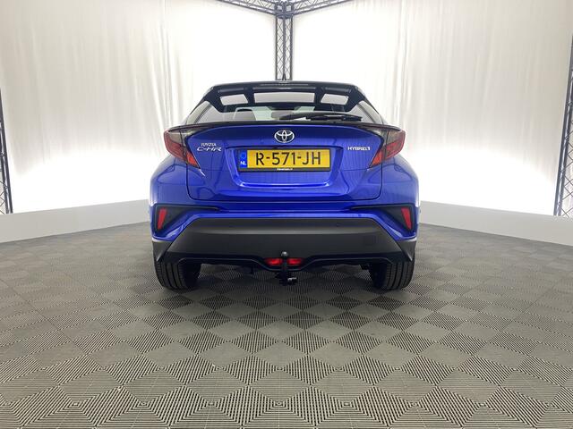 Toyota C-HR 1.8 Hybrid Style Automaat | Apple Carplay | Trekhaak | Camera | Navi | Dodehoek Det. |