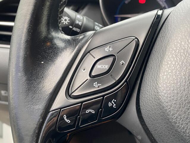 Toyota C-HR 1.8 Hybrid Dynamic Navigatie, Smart Key, Adaptieve cruise control, Climate control, Achteruitrijcamera,