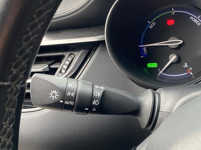 Toyota C-HR 1.8 Hybrid Dynamic Navigatie, Smart Key, Adaptieve cruise control, Climate control, Achteruitrijcamera,