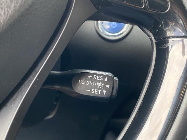 Toyota C-HR 1.8 Hybrid Dynamic Navigatie, Smart Key, Adaptieve cruise control, Climate control, Achteruitrijcamera,