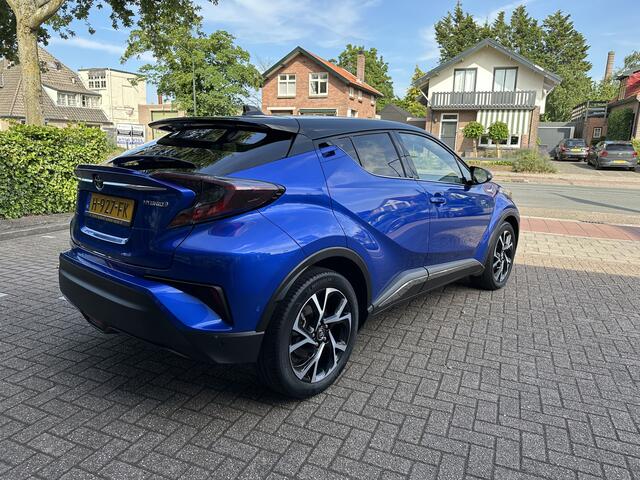 Toyota C-HR 1.8 Hybrid Style Ultimate, meest complete versie, 1e eigenaar, Nederlandse auto, door ons geleverd en onderhouden. Rijklaarprijs inclusief Toyota Pechhulp en Toyota Garantie.