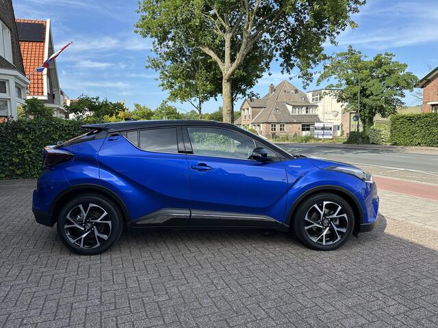 Toyota C-HR 1.8 Hybrid Style Ultimate, meest complete versie, 1e eigenaar, Nederlandse auto, door ons geleverd en onderhouden. Rijklaarprijs inclusief Toyota Pechhulp en Toyota Garantie.