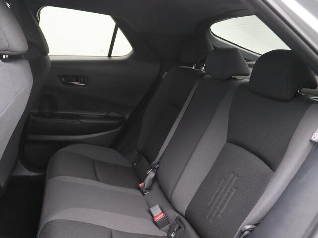 Toyota C-HR 1.8 Hybrid Dynamic 140PK Aut. Achteruitrijcamera, Adaptieve Cruise Controle, Side Assist, Keyless, Stoelverwarming, Elektrische Achterklep, 18" LM Velgen