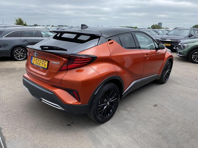 Toyota C-HR 2.0 Hybrid Launch Edition Dodehoek detectie, JBL Premium audio, achteruitrij camera, adaptieve cruise control, Apple CarPlay/Android Auto, navigatie, elektr. bedienbare stoel, Nieuw geleverd en dealeronderhouden
