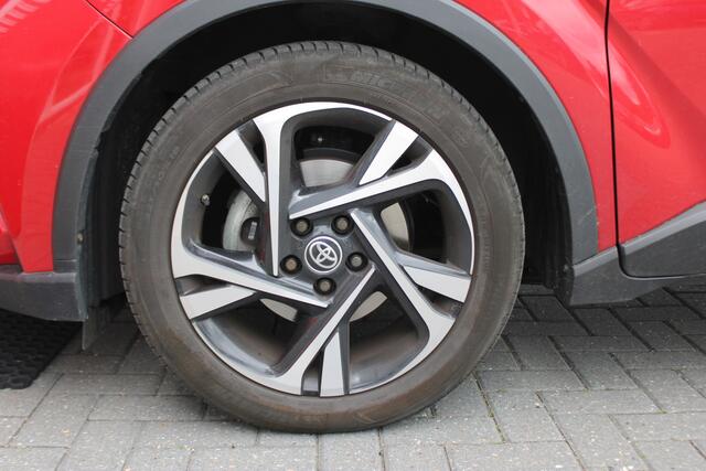 Toyota C-HR 2.0 Hybrid Style met Premium Pack en trekhaak