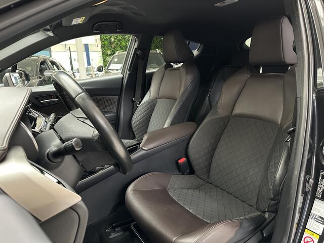 Toyota C-HR 1.8 Hybrid Executive [ TREKHAAK I LEER I DEALER ONDERHOUDEN I CA