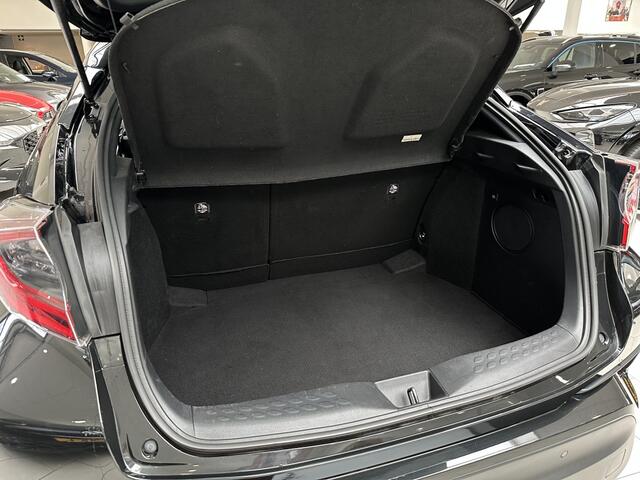 Toyota C-HR 1.8 Hybrid Executive [ TREKHAAK I LEER I DEALER ONDERHOUDEN I CA